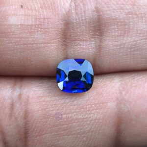 Ceylon VIVID ROYAL BLUE SAPPHIRE