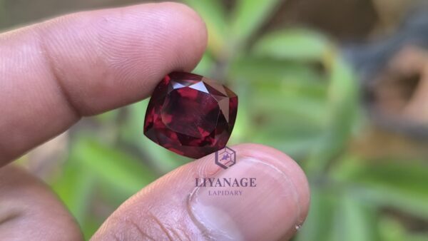 Ceylon Natural Pyrop Almandite Garnet