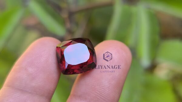 Ceylon Natural Pyrop Almandite Garnet