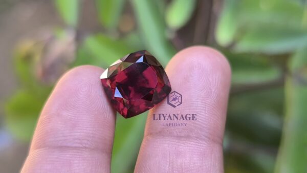 Ceylon Natural Pyrop Almandite Garnet