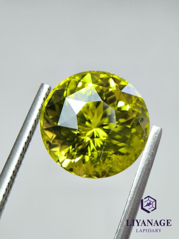 Natural Apple Green Chrysoberyl