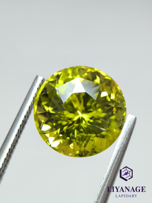 Natural Apple Green Chrysoberyl