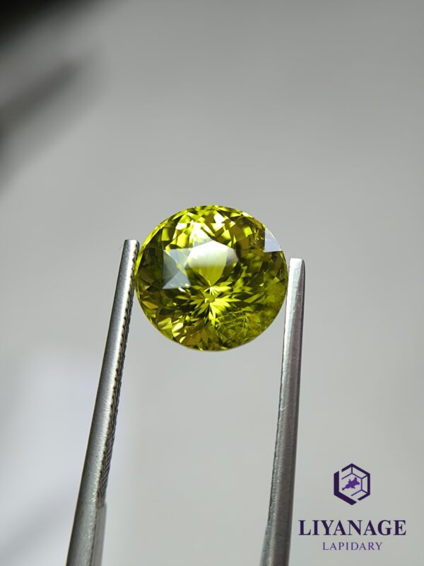 Natural Apple Green Chrysoberyl