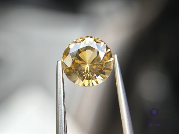 Ceylon Natural Orangish Yellow Sapphire Round - Image 6