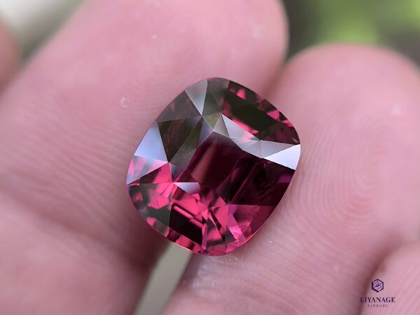 Natural garnet