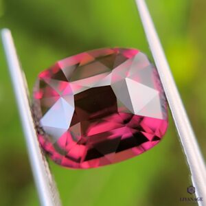 Natural garnet