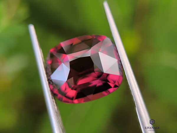 Natural garnet