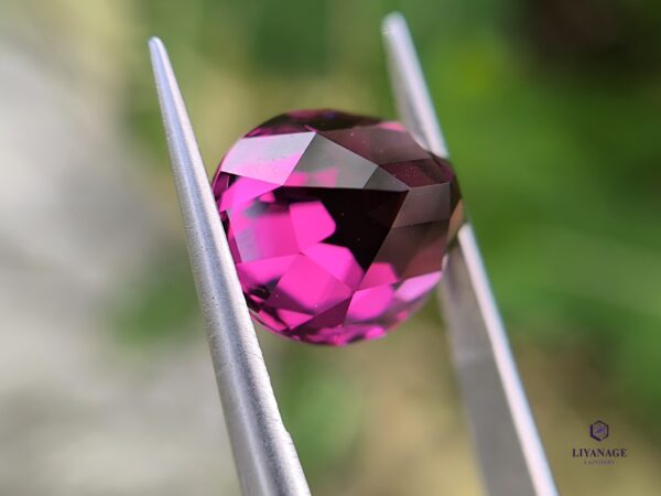 Natural garnet