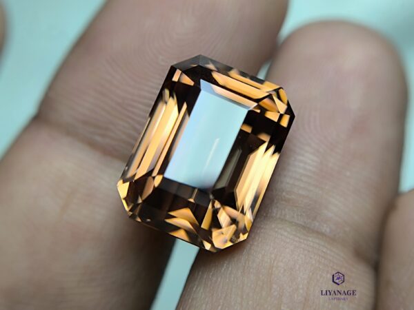 Natural zircon - Image 2