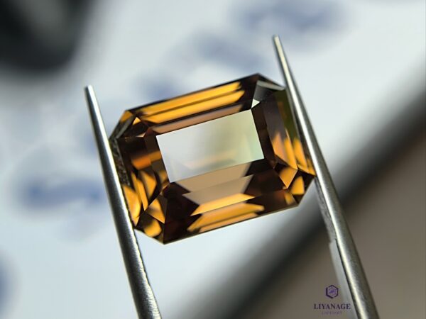 Natural zircon - Image 4