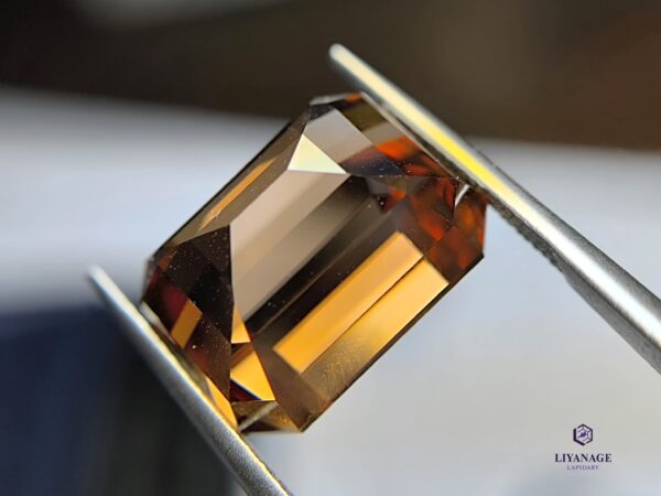 Natural zircon - Image 7