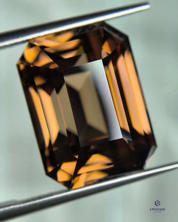 Natural zircon - Image 8