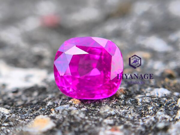 Unheated hot pink sapphire - Image 5