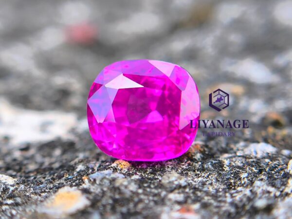 Unheated hot pink sapphire - Image 7