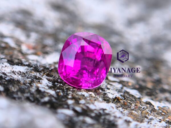 Unheated hot pink sapphire - Image 10