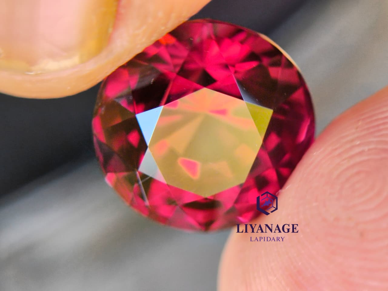 Natural Pyrope–Almandite Garnet 7.80 ct – Orangy Red Round Cut from Ratnapura Sri Lanka - Image 2