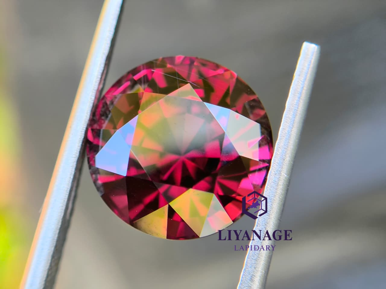 Natural Pyrope–Almandite Garnet 7.80 ct – Orangy Red Round Cut from Ratnapura Sri Lanka - Image 3