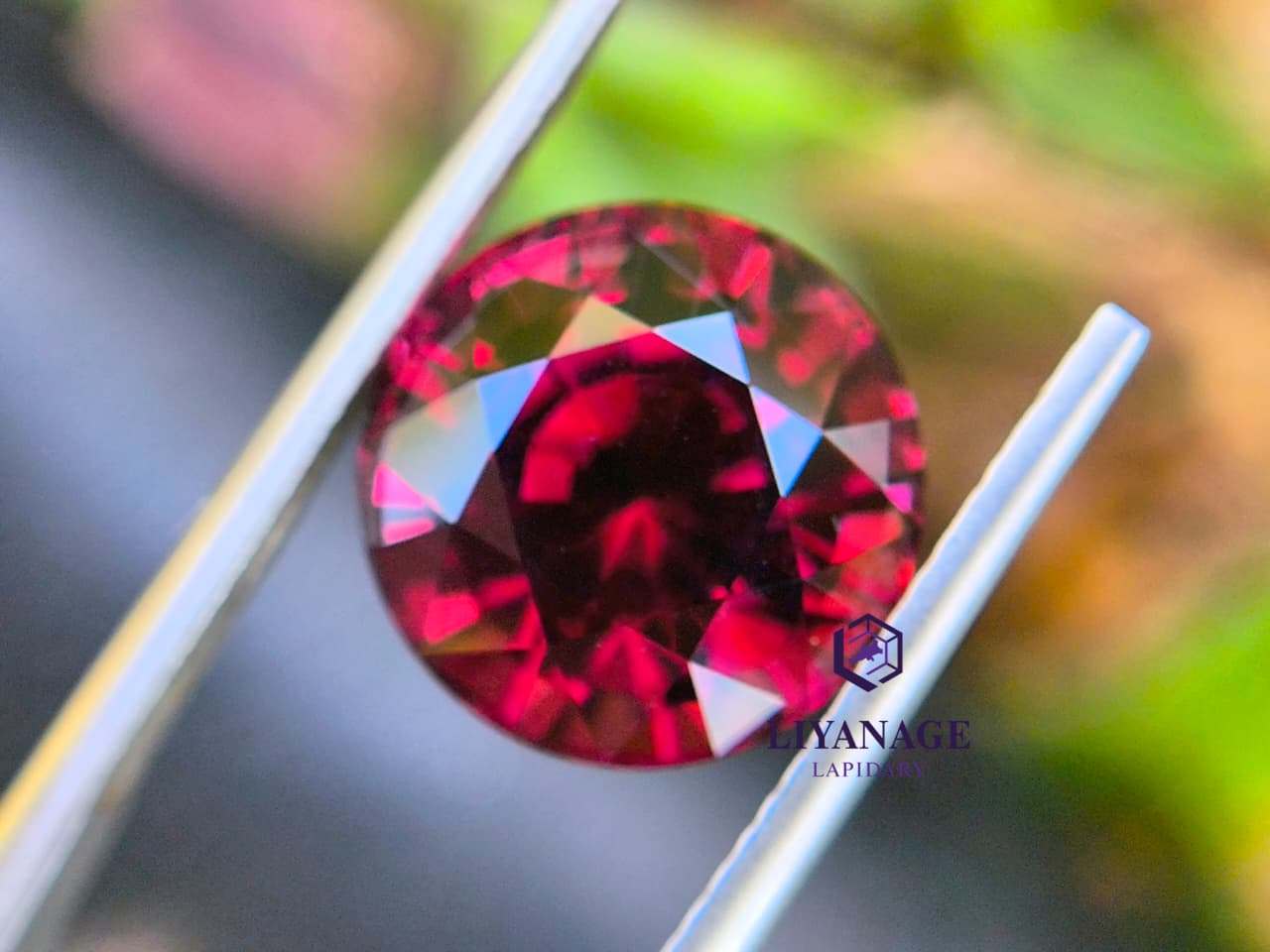 Natural Pyrope–Almandite Garnet 7.80 ct – Orangy Red Round Cut from Ratnapura Sri Lanka - Image 4