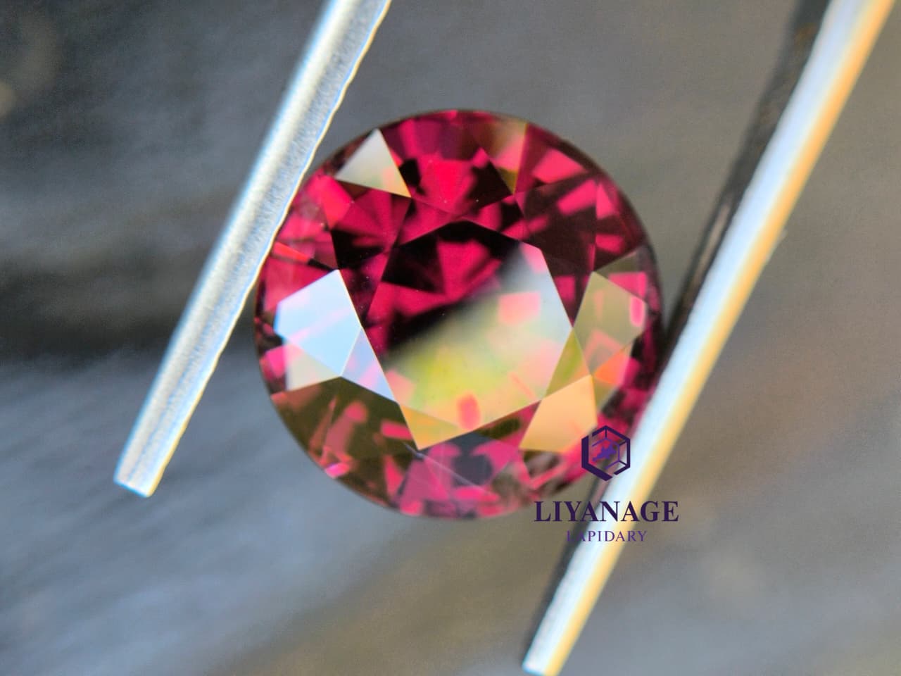 Natural Pyrope–Almandite Garnet 7.80 ct – Orangy Red Round Cut from Ratnapura Sri Lanka - Image 5