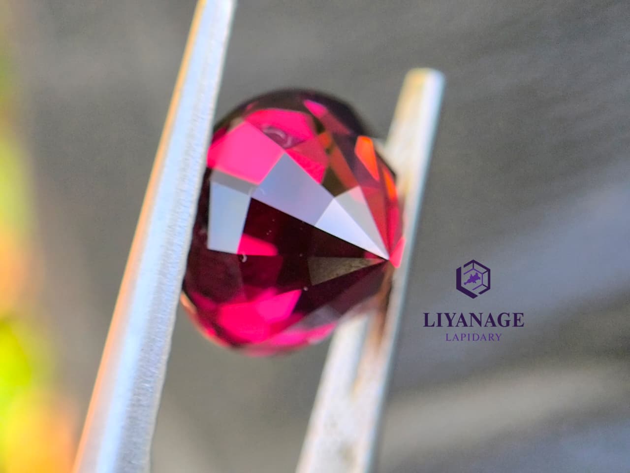 Natural Pyrope–Almandite Garnet 7.80 ct – Orangy Red Round Cut from Ratnapura Sri Lanka - Image 7