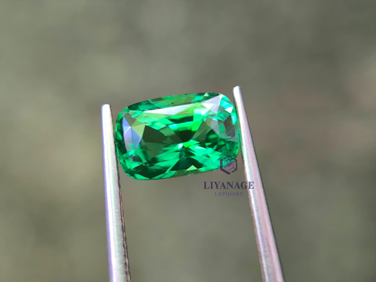 2.00 ct Natural Tsavorite Garnet Cushion Cut from Tanzania - Image 2