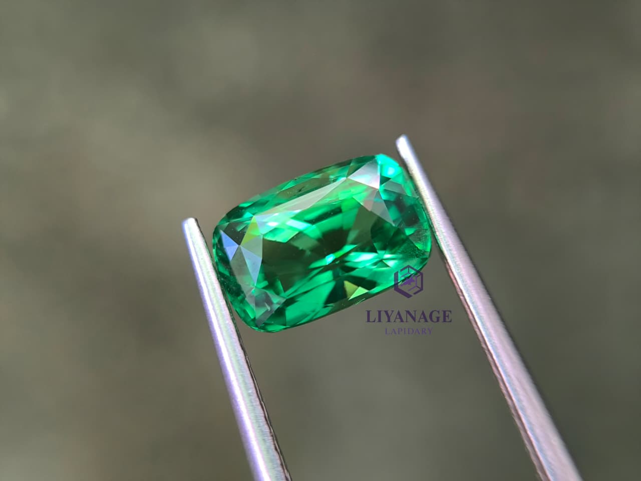 2.00 ct Natural Tsavorite Garnet Cushion Cut from Tanzania - Image 3