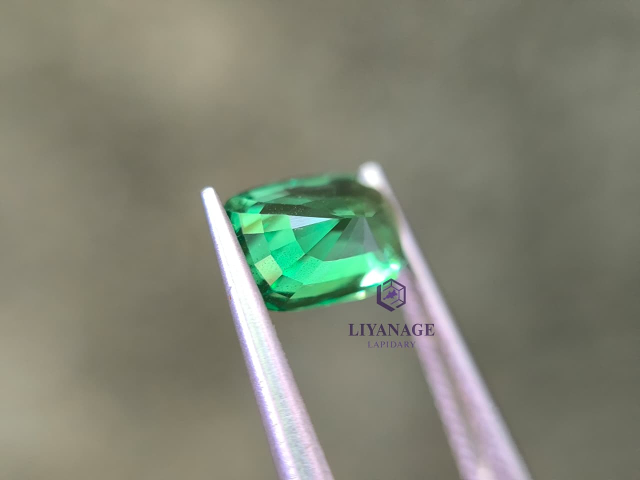 2.00 ct Natural Tsavorite Garnet Cushion Cut from Tanzania - Image 5