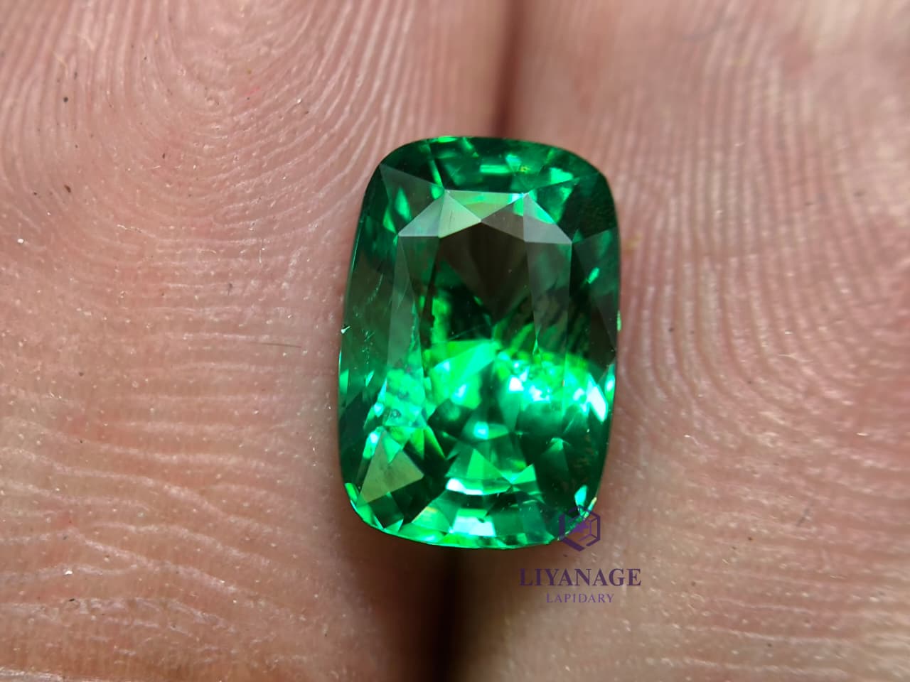 2.00 ct Natural Tsavorite Garnet Cushion Cut from Tanzania - Image 6