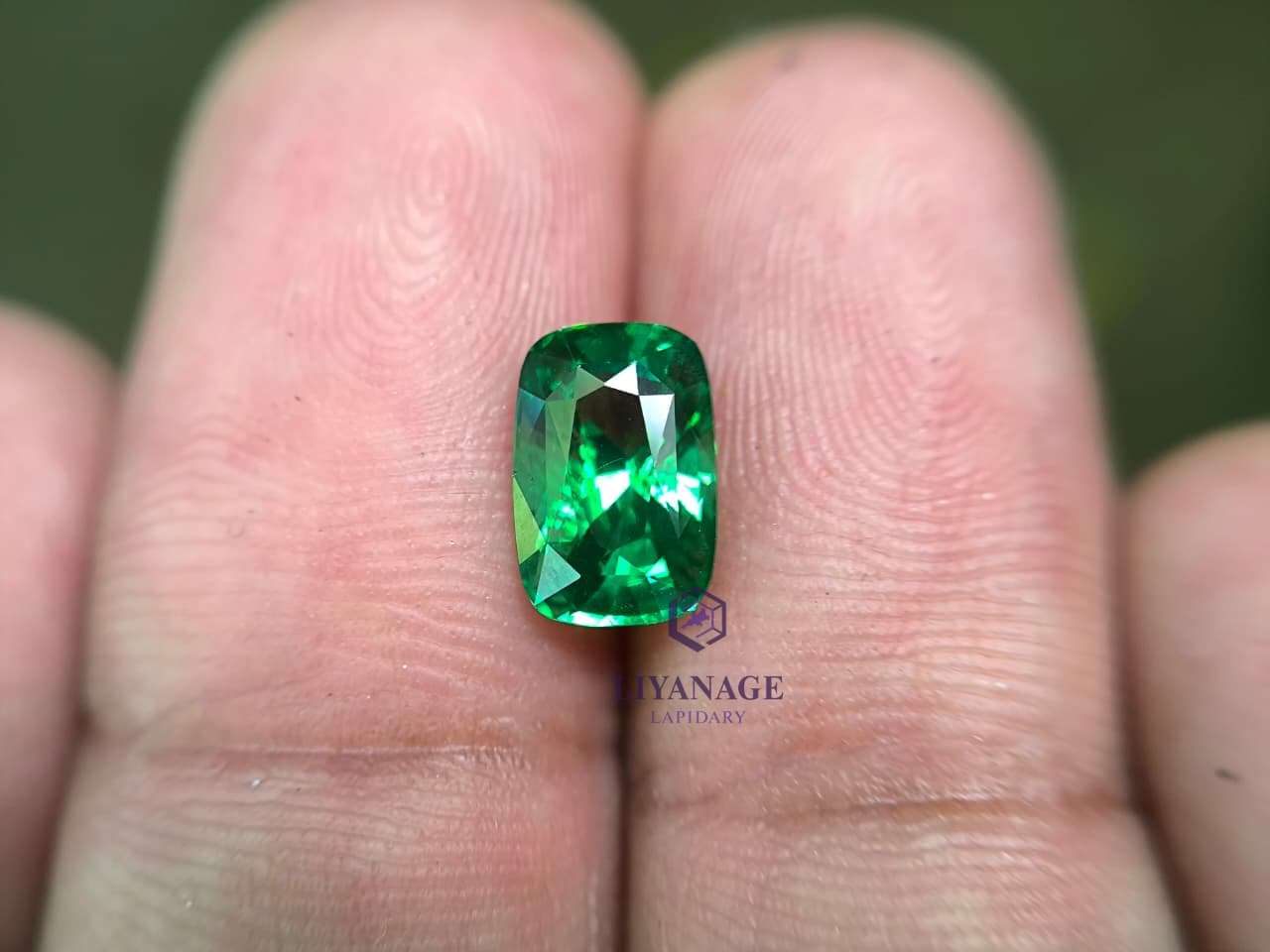 2.00 ct Natural Tsavorite Garnet Cushion Cut from Tanzania - Image 8