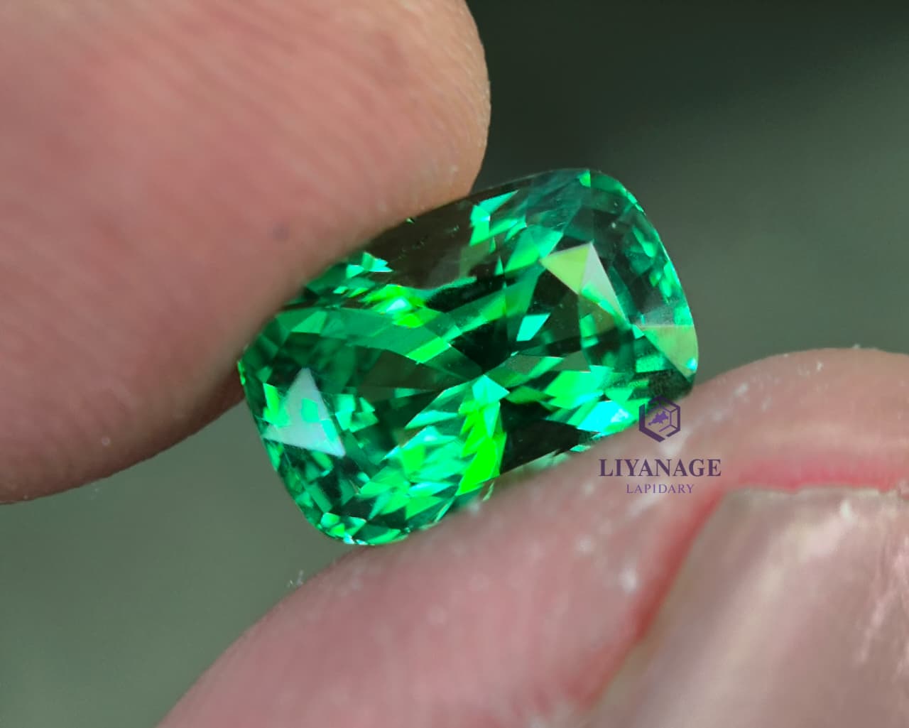 2.00 ct Natural Tsavorite Garnet Cushion Cut from Tanzania - Image 10