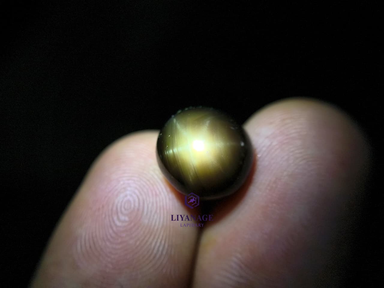 10.96 ct Certified Natural Unheated Madagascar Star Sapphire Oval Cabochon - Image 2