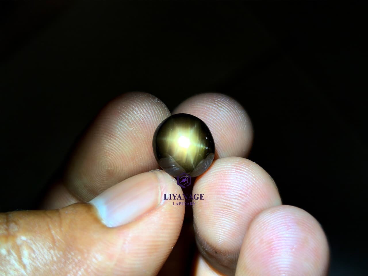 10.96 ct Certified Natural Unheated Madagascar Star Sapphire Oval Cabochon - Image 8