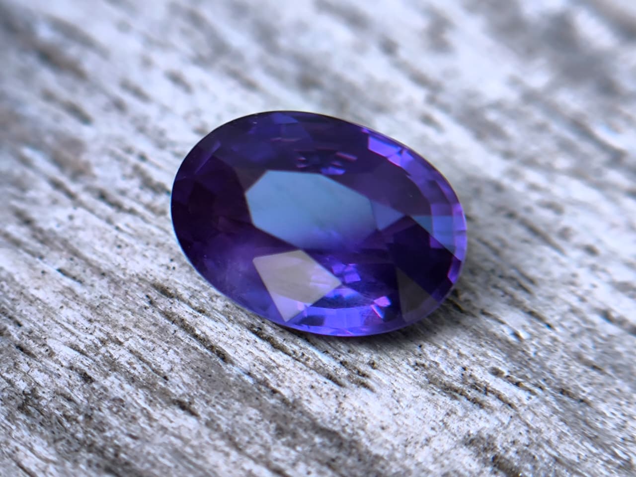 2.07 ct Natural Unheated Ceylon Purple Sapphire Oval Step Cut from Karawita, Sri Lanka - Image 10