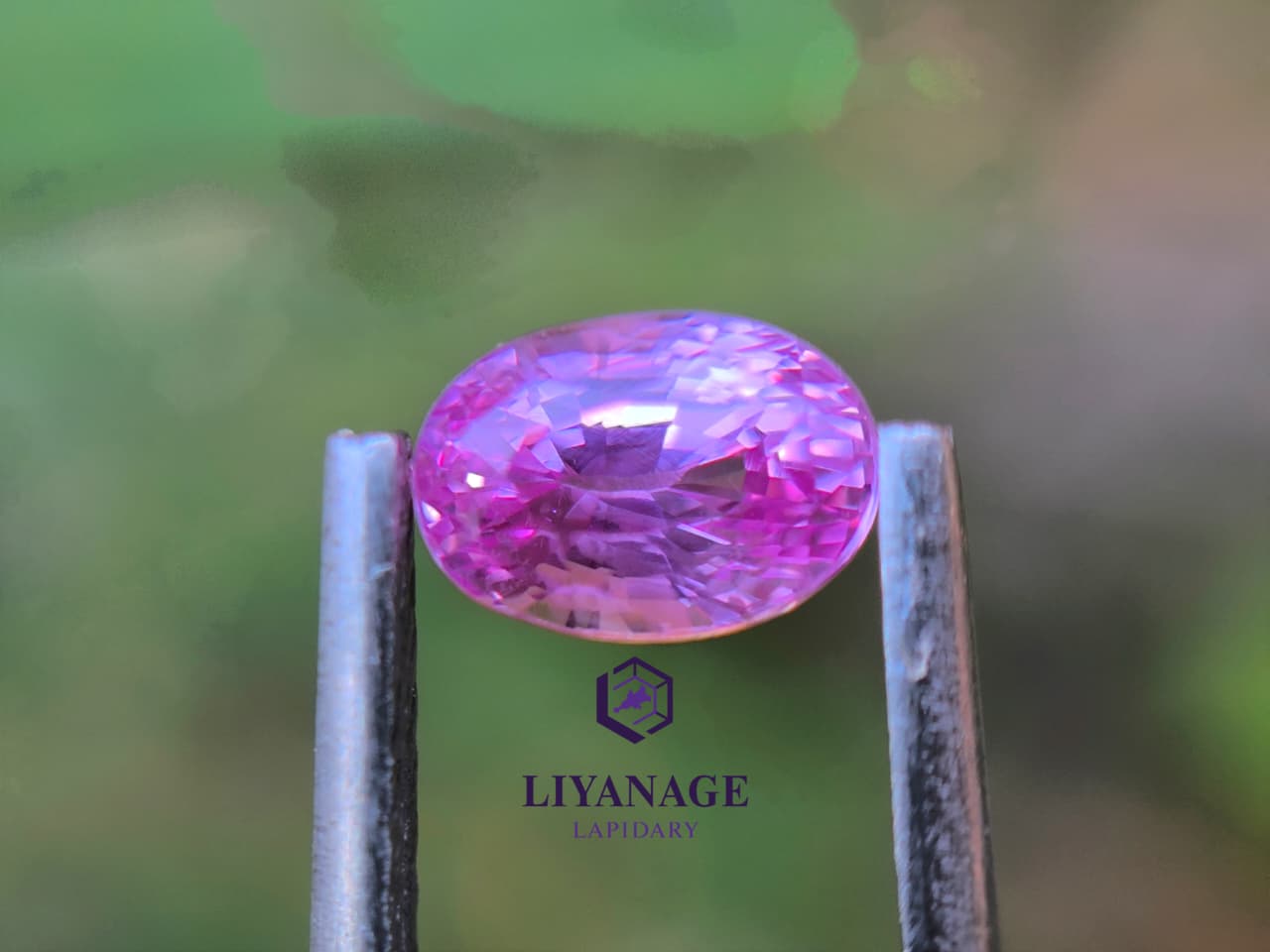 1. 00 ct Heated Ceylon Pink Sapphire Oval Step Cut - Image 2