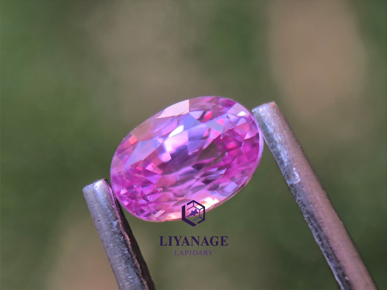 1. 00 ct Heated Ceylon Pink Sapphire Oval Step Cut - Image 3