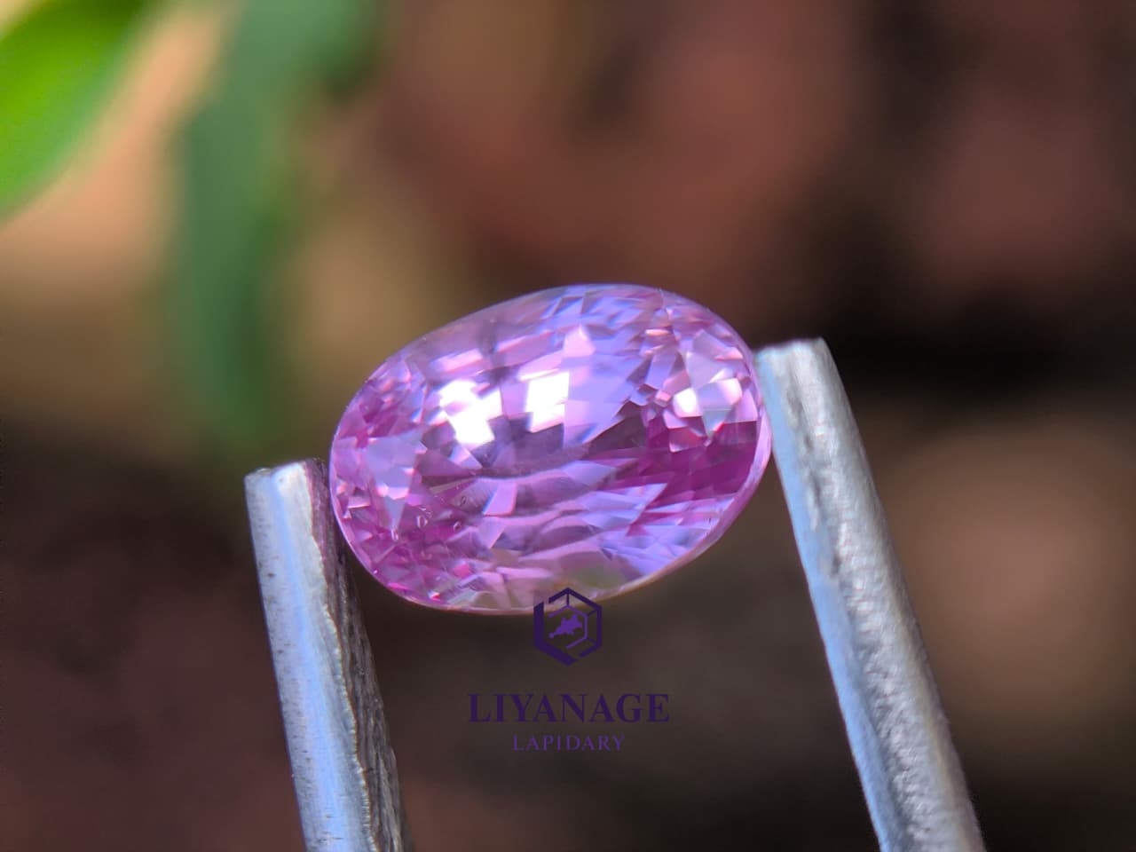 1. 00 ct Heated Ceylon Pink Sapphire Oval Step Cut - Image 4