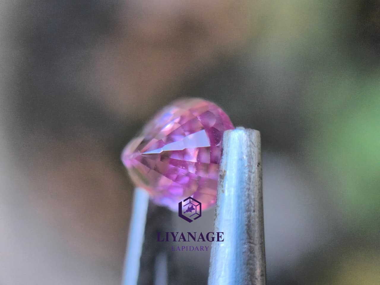 1. 00 ct Heated Ceylon Pink Sapphire Oval Step Cut - Image 7